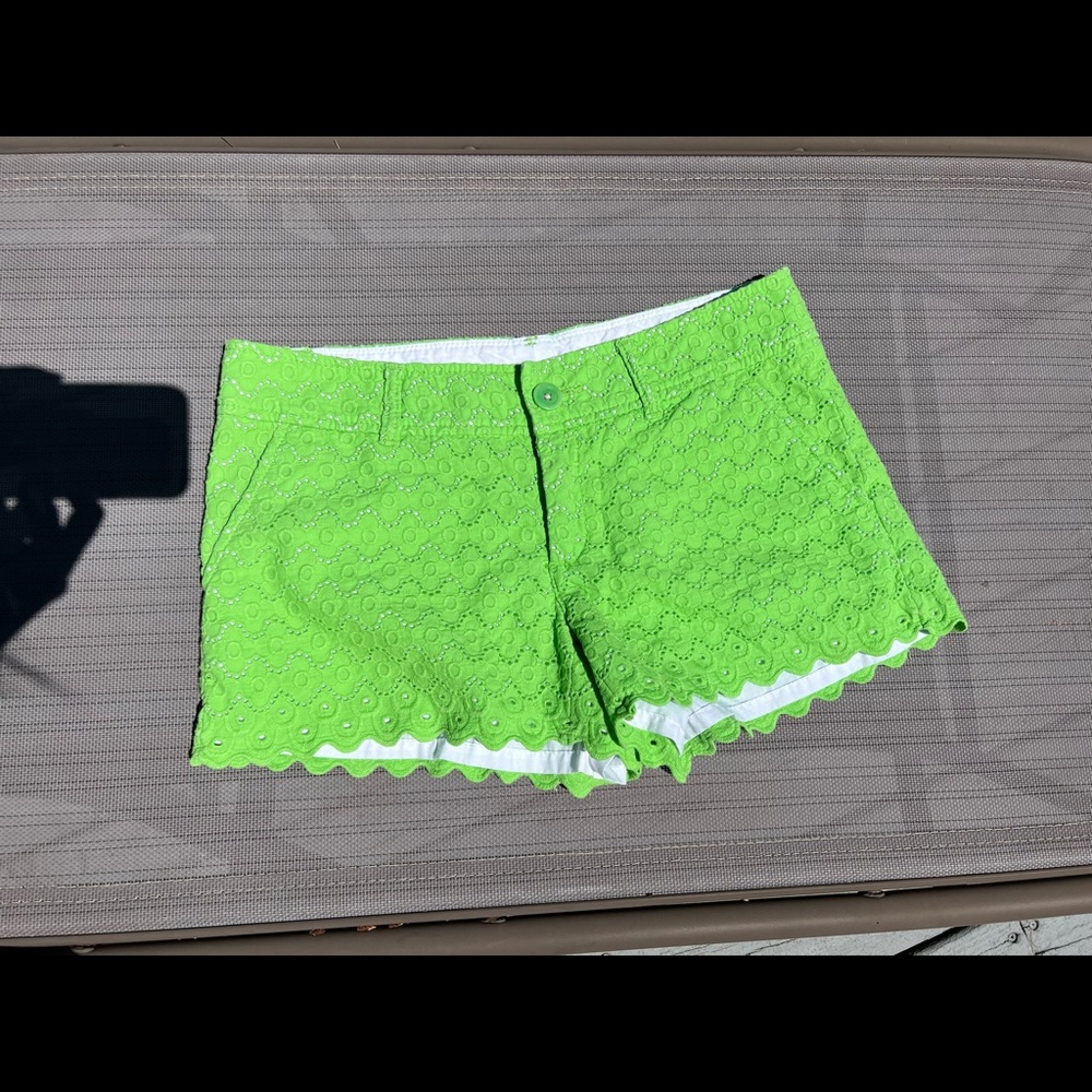 Lilly Pulitzer Walsh Size 2 shorts. 3” inseam